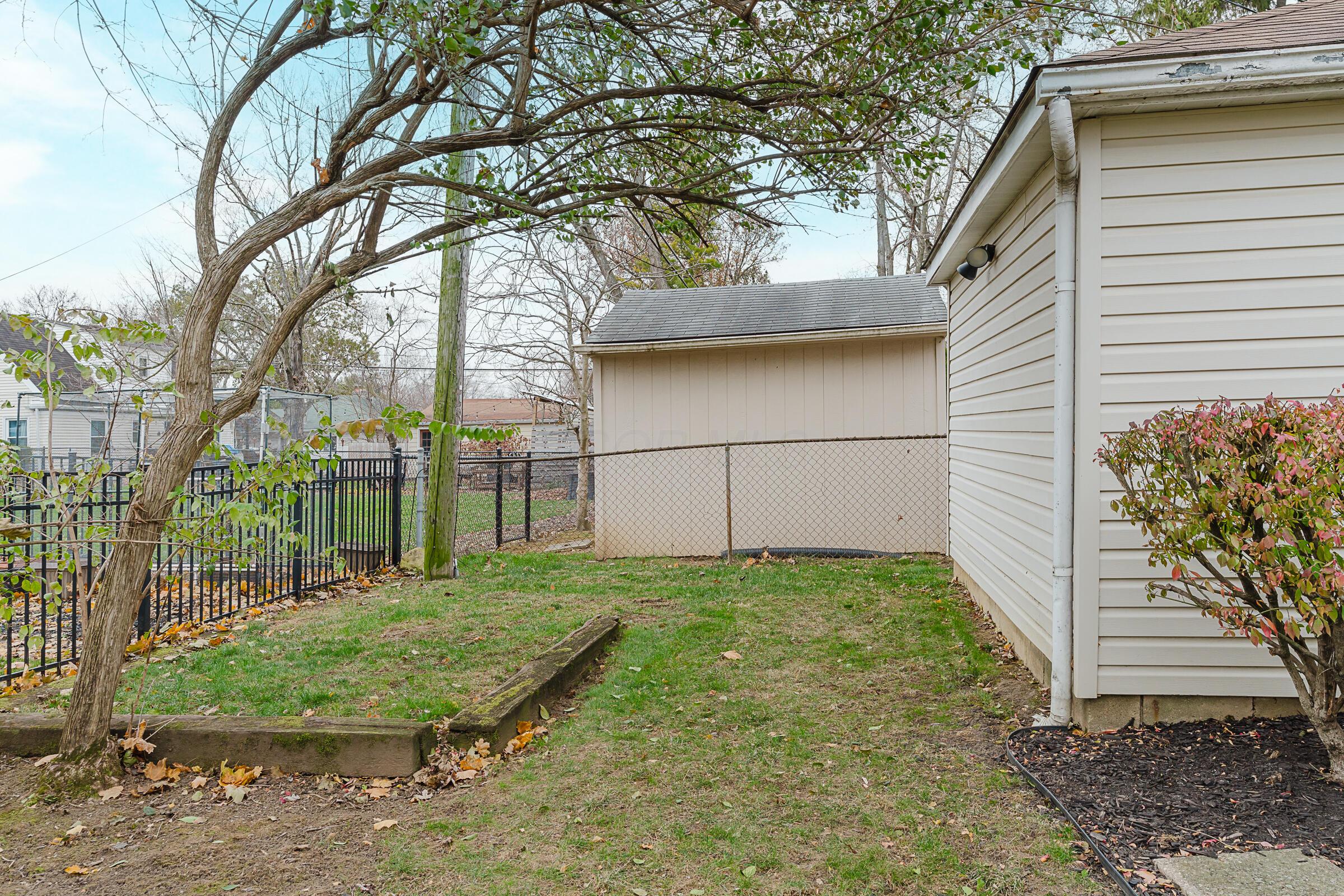 2063 Milden Road Columbus, OH 43221 - Photo 36 of 41 2063 Milden rd-9