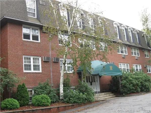 $1,950 | 34 A Padanaram Road, Unit 304, Danbury, CT 06811