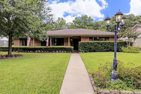 $2,600 | 4422 Nenana Drive, Houston, TX 77035