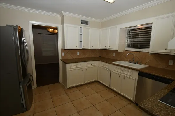 $2,600 | 4422 Nenana Drive, Houston, TX 77035