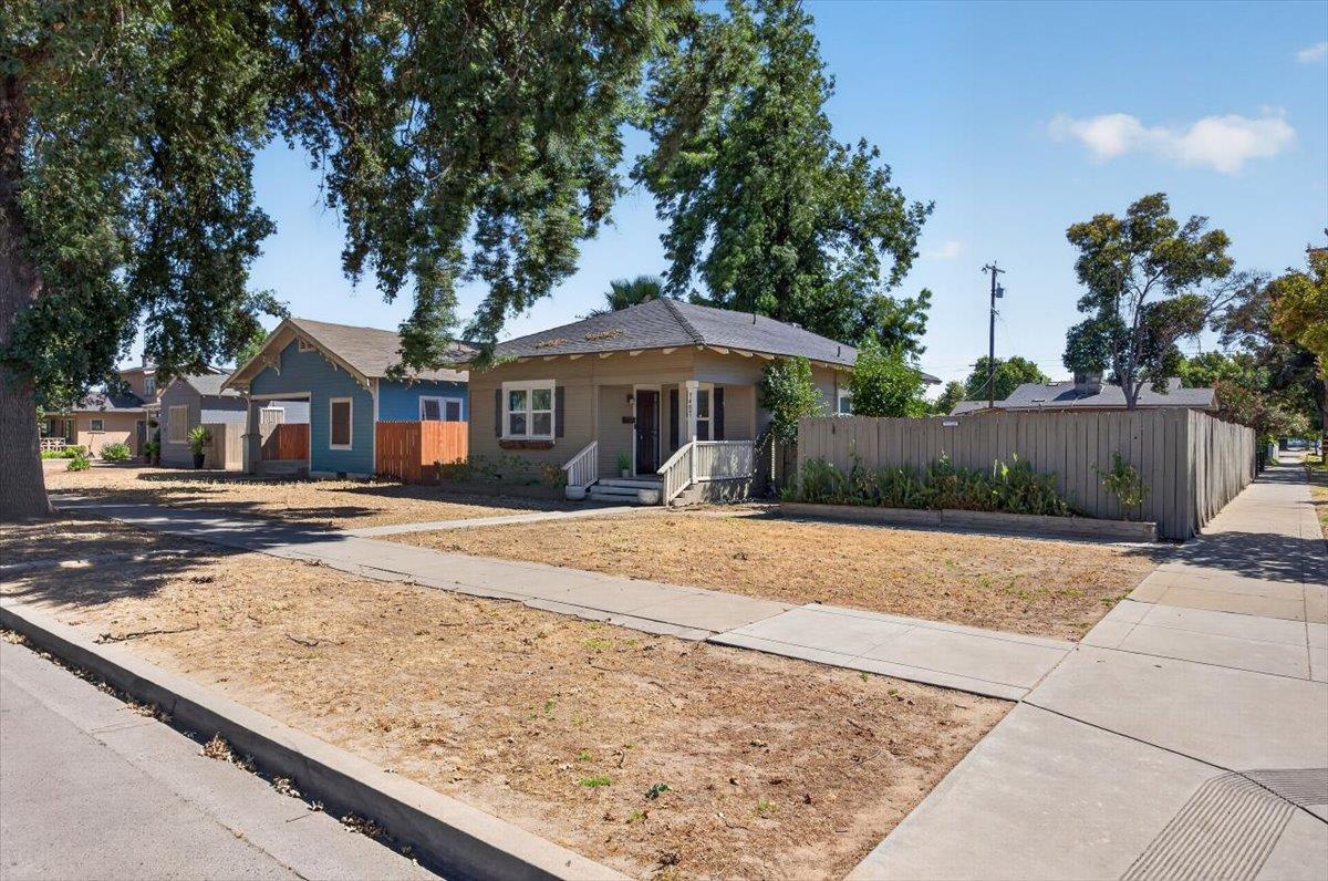 1407 E Street Reedley, CA 93654 - Photo 23 of 32