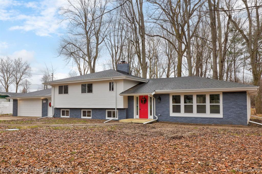 4135 Emerald Road Bridgeport, MI 48722 - Photo 3 of 61