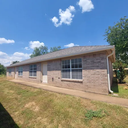 $1,125 | 410 A Avenue South, Marble Falls, TX 78654