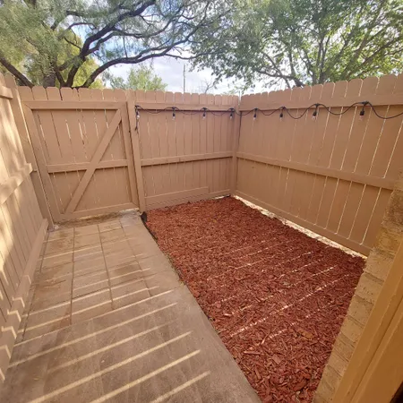 $1,125 | 410 A Avenue South, Marble Falls, TX 78654