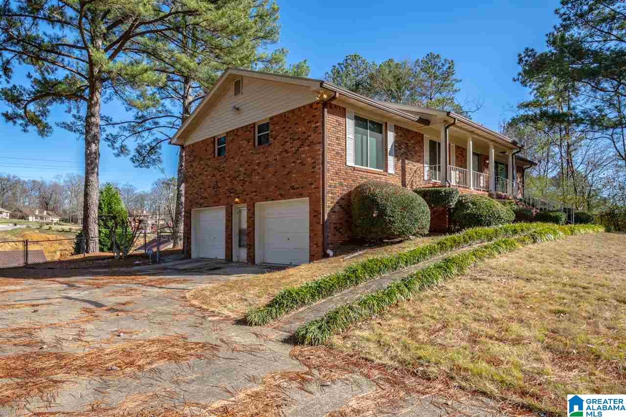 425 Hillside Road Bessemer, AL 35020 - Photo 2 of 24
