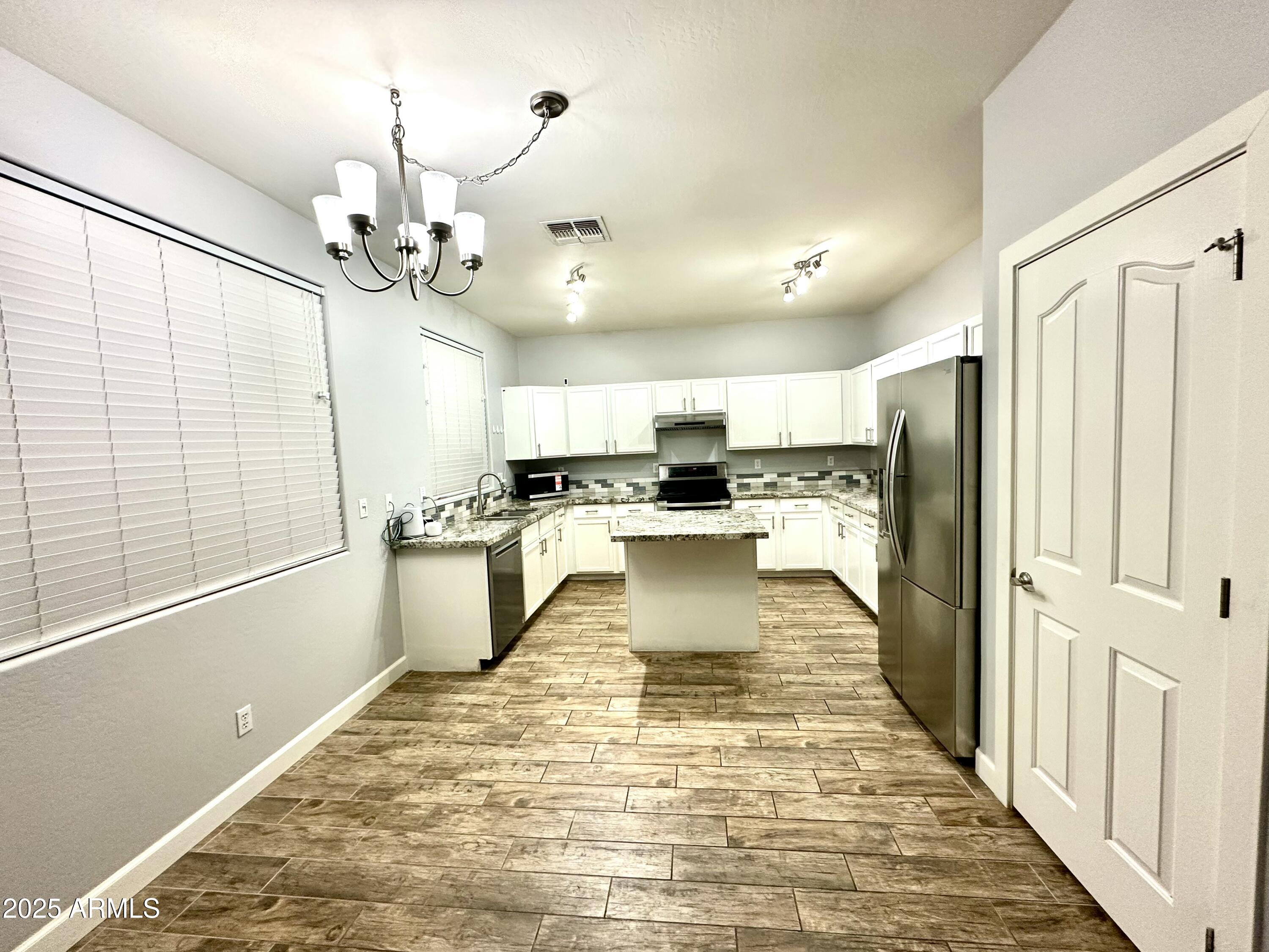 4046 East St John Road Phoenix, AZ 85032 - Photo 6 of 28 KE2