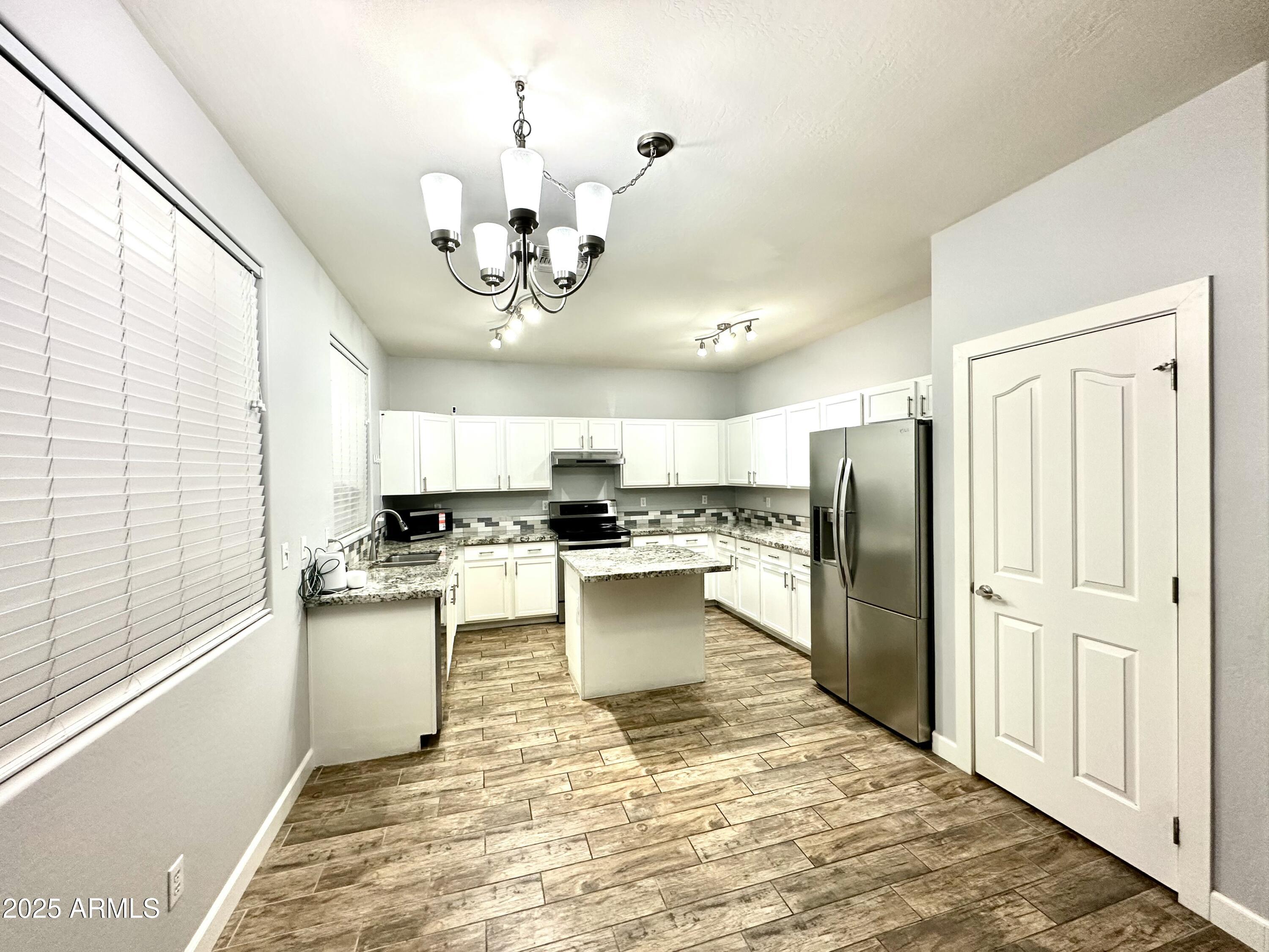 4046 East St John Road Phoenix, AZ 85032 - Photo 7 of 28 KE1