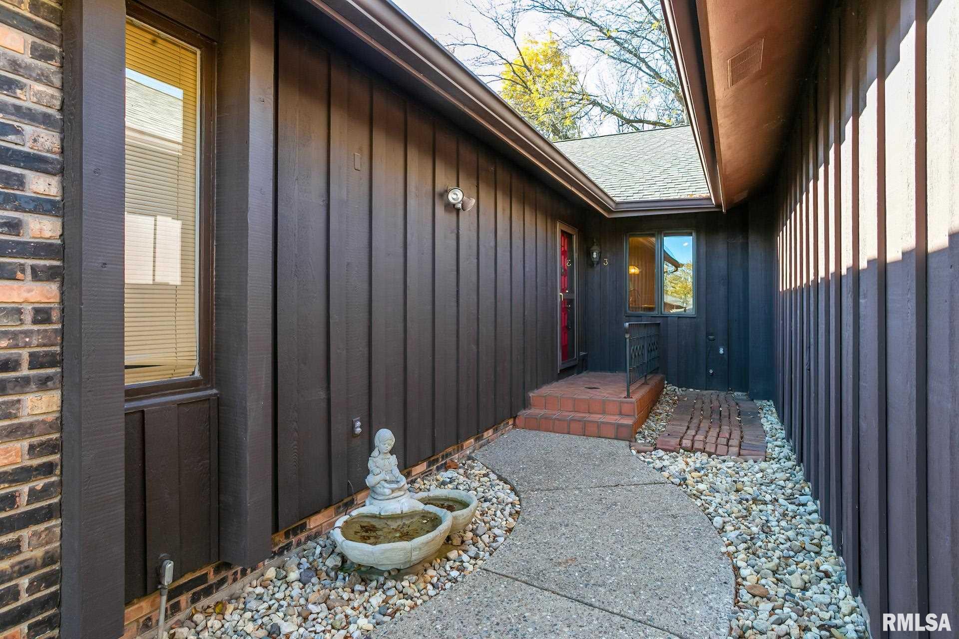 6401 Utica Ridge Road, Unit 3 Davenport, IA 52807 - Photo 2 of 33 Gallery Image 2