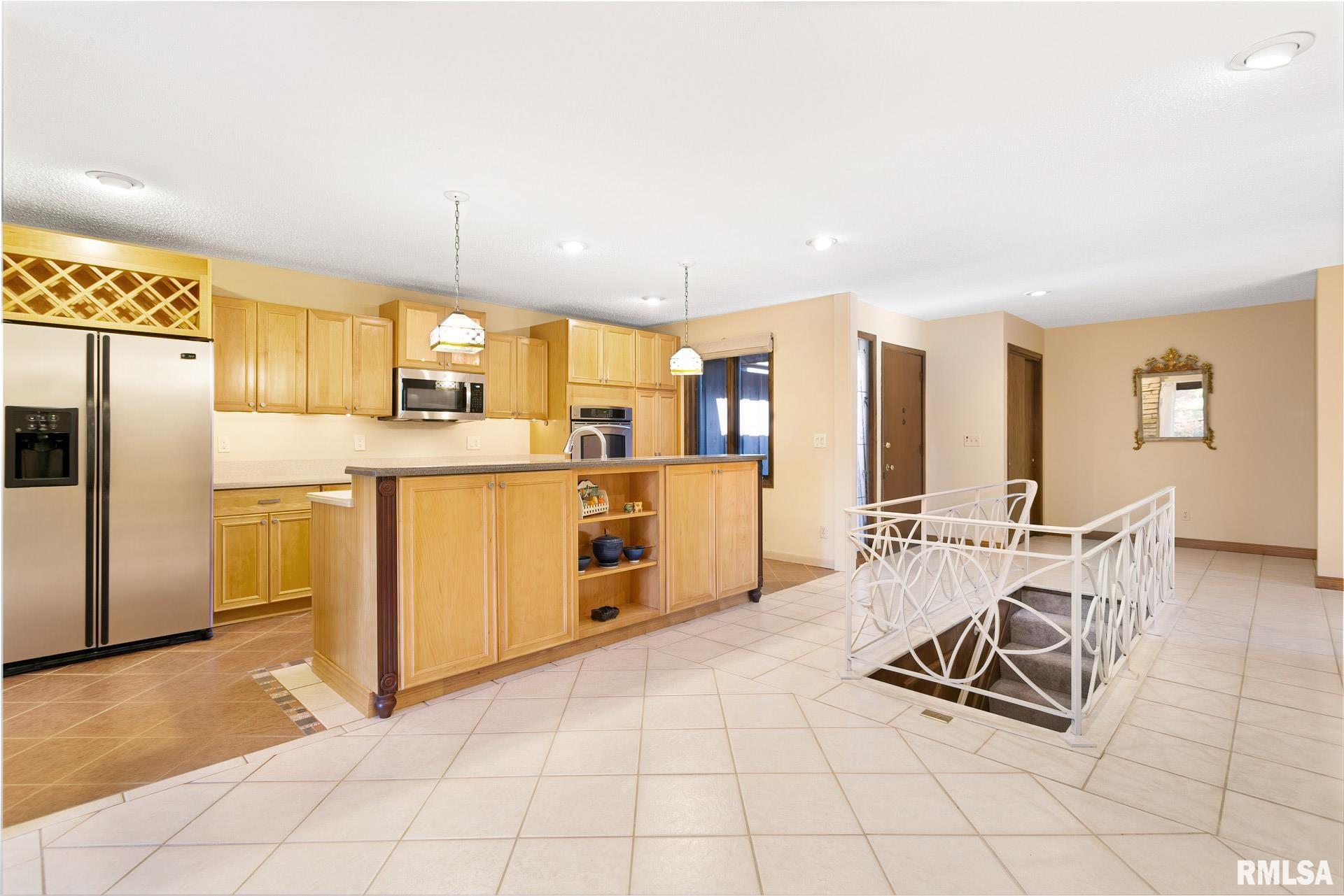 6401 Utica Ridge Road, Unit 3 Davenport, IA 52807 - Photo 7 of 33 Gallery Image 7