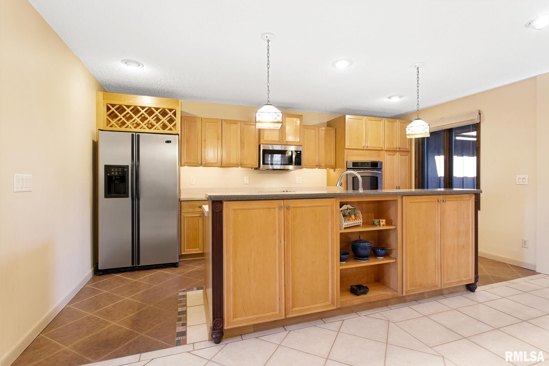 6401 Utica Ridge Road, Unit 3 Davenport, IA 52807 - Photo 8 of 33 Gallery Image 8
