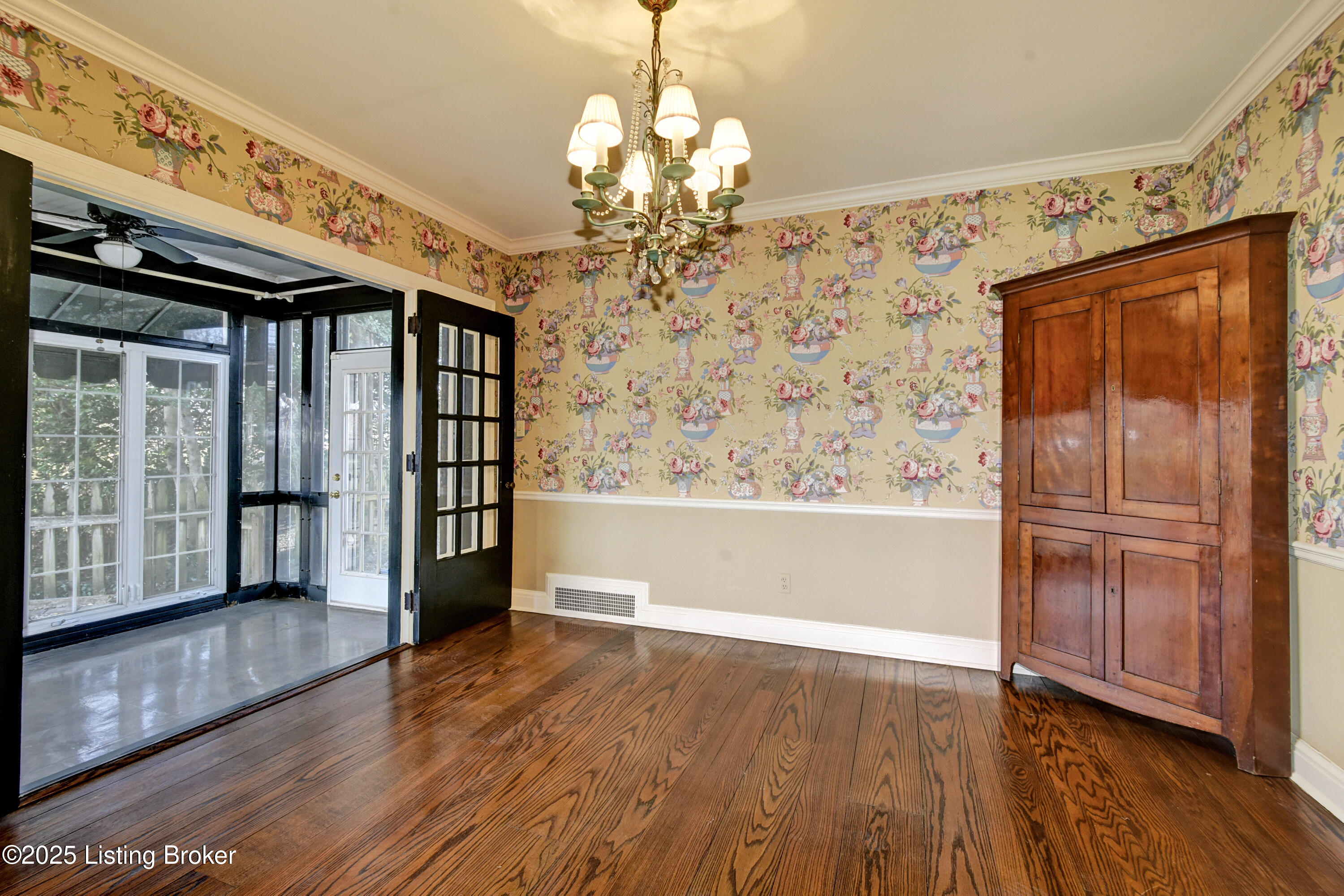 3321 Trinity Road Louisville, KY 40206 - Photo 4 of 20 _DSC3962_4_5