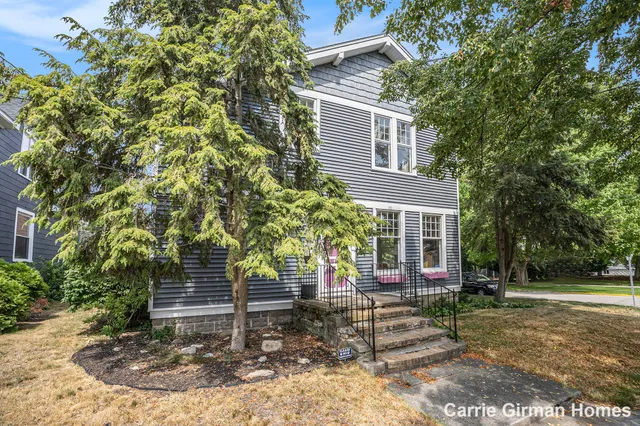 $499,900 | 201 South 5th Street, Grand Haven, MI 49417