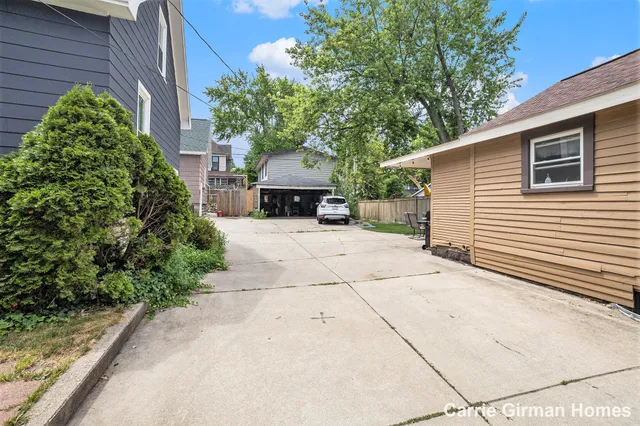 $499,900 | 201 South 5th Street, Grand Haven, MI 49417