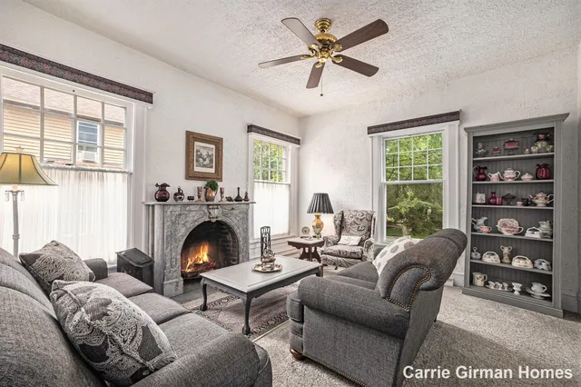 $499,900 | 201 South 5th Street, Grand Haven, MI 49417