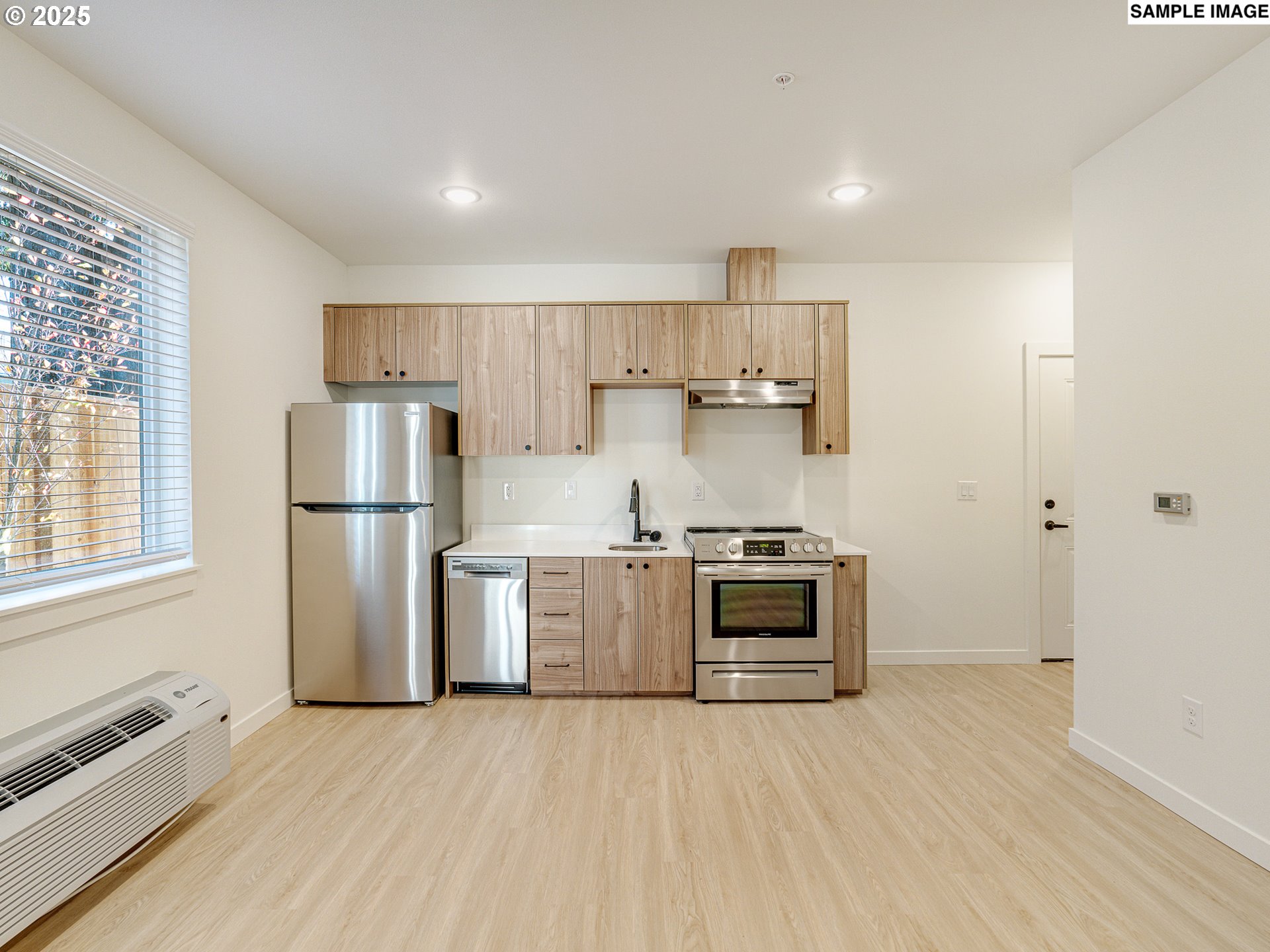 6115 Northeast Multnomah Street, Unit 4 Portland, OR 97213 - Photo 3 of 9