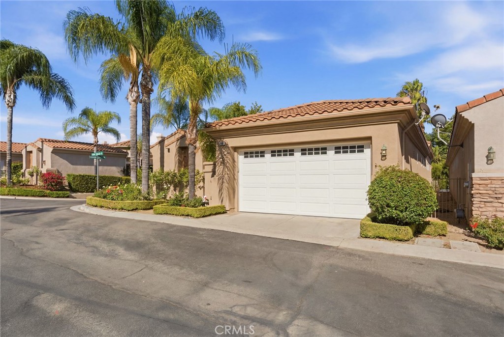 5640 Queen Palms Drive Riverside, CA 92506 - Photo 4 of 50