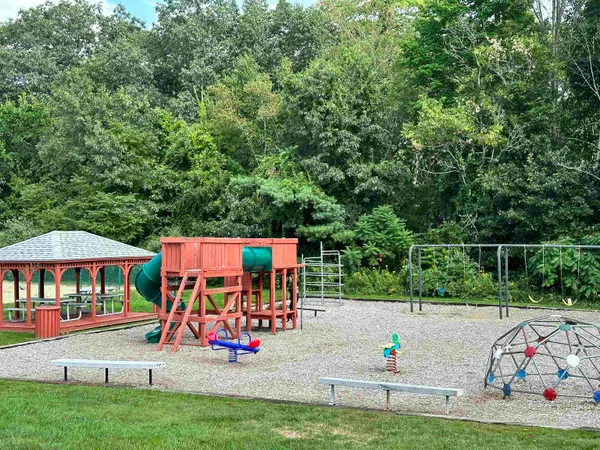 $1,868 | 95 Powers Street, Unit 94, Milford, NH 03055