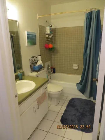 $1,300 | 9106 Tudor Drive, Unit L104, Tampa, FL 33615