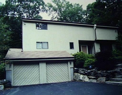 12 Banquo Brae Road Brookfield, CT 06804 - Photo 1 of 1 a front view of house with yard