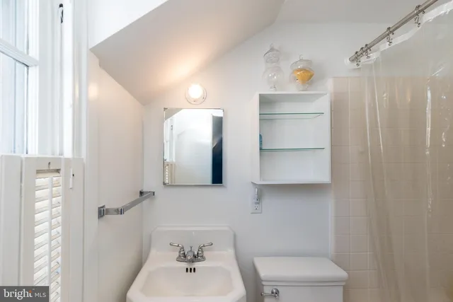 $5,500 | 481 West Skippack Pike, Blue Bell, PA 19422