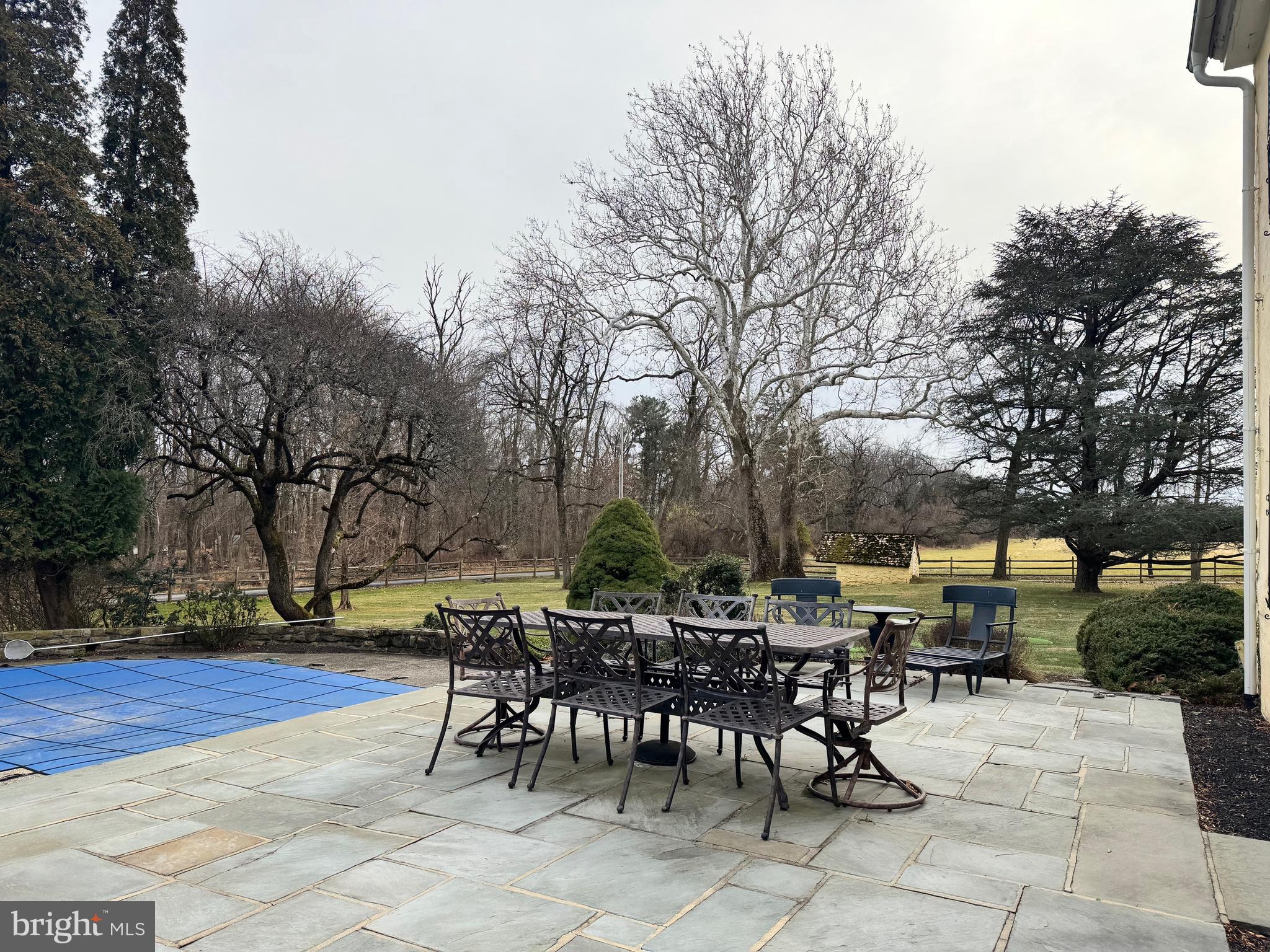 481 West Skippack Pike Blue Bell, PA 19422 - Photo 6 of 11 a view of a tables and chairs in a patio