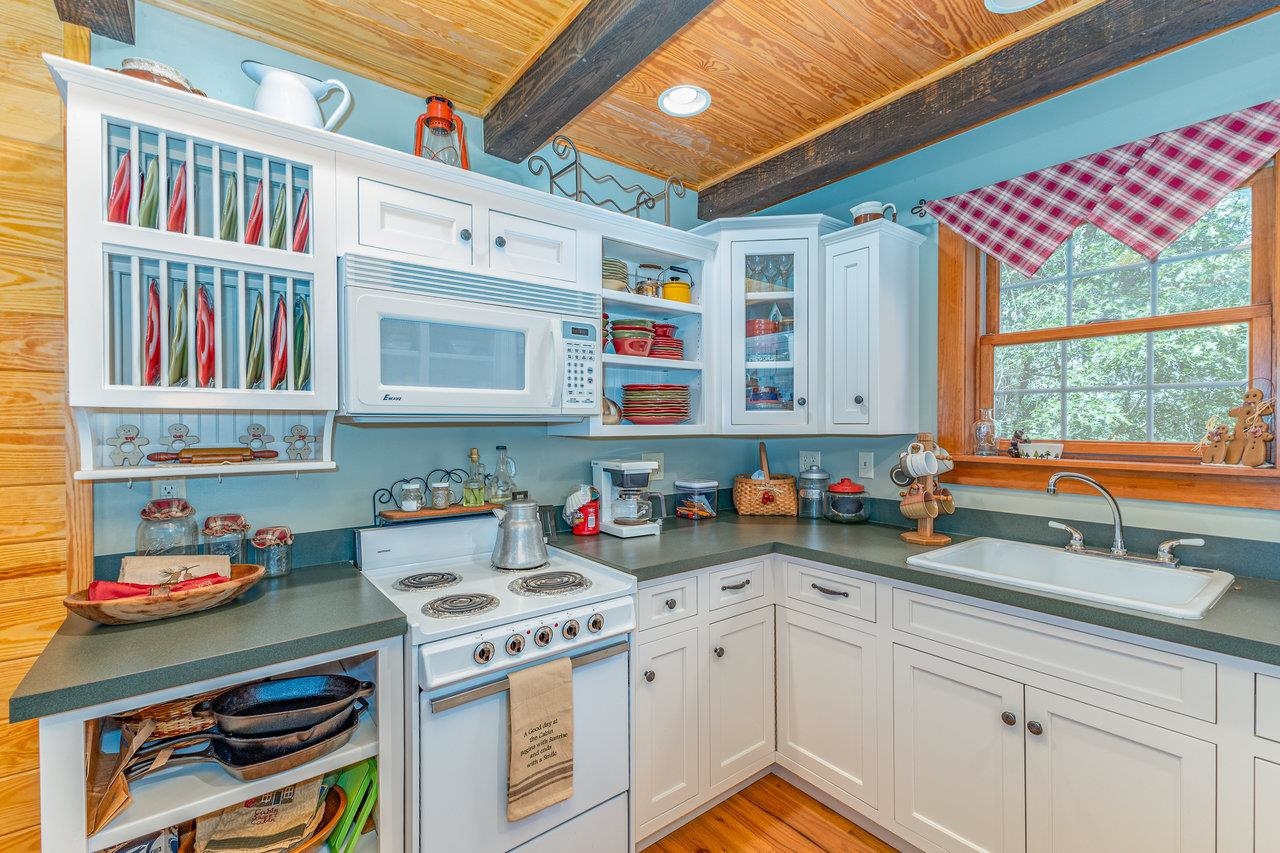 539 Watertower Road Penn Laird, VA 22846 - Photo 5 of 53 Gallery Image 5