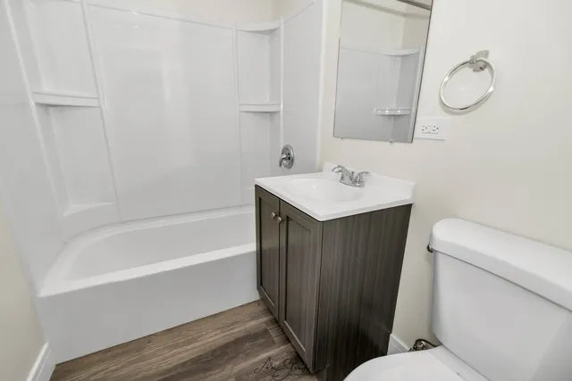 $1,600 | 3709 James Street, Unit 2, McHenry, IL 60050