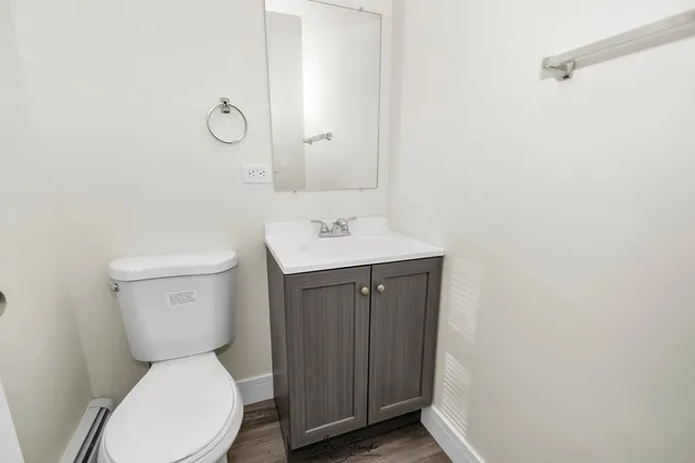 $1,600 | 3709 James Street, Unit 2, McHenry, IL 60050