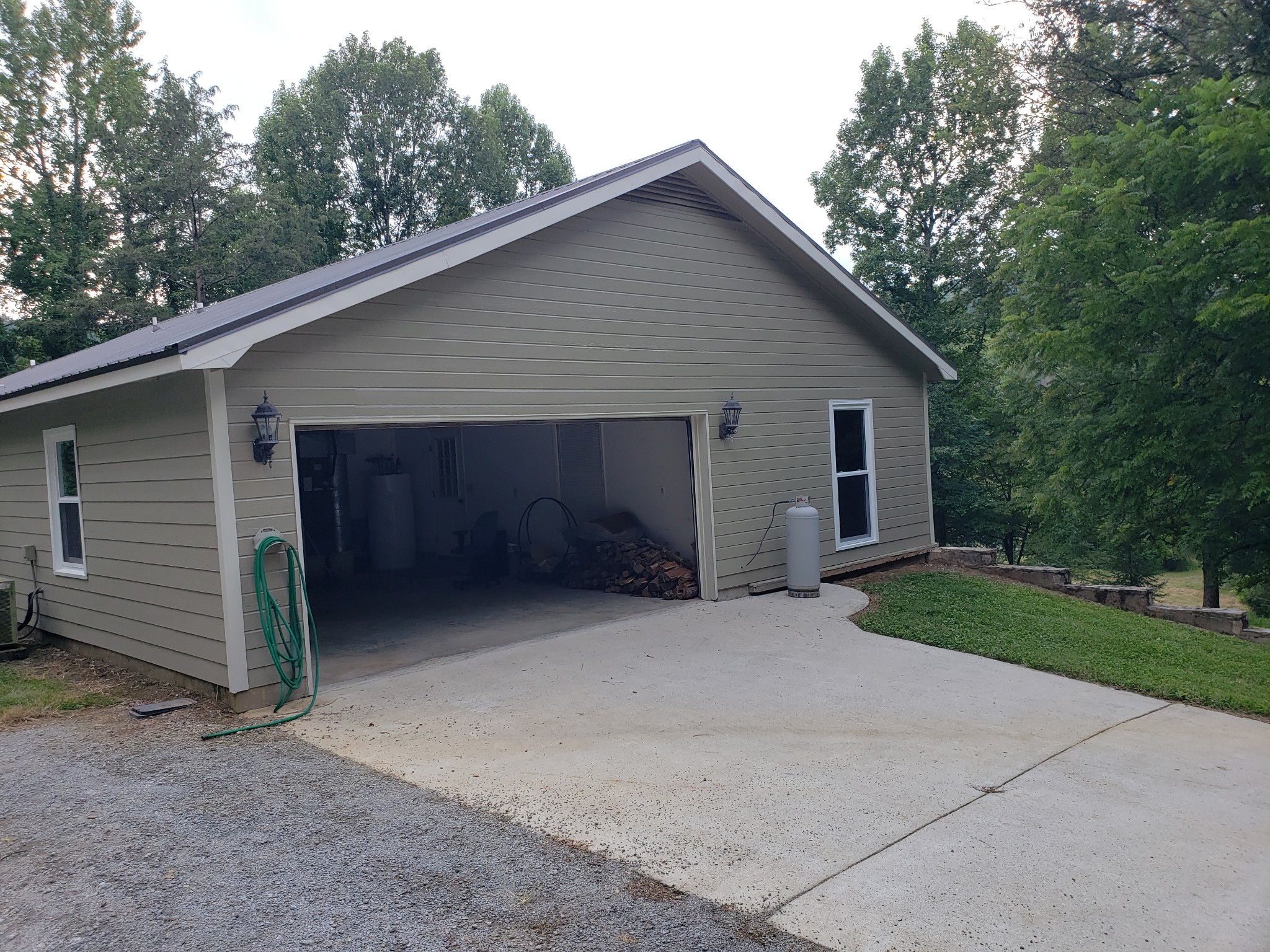 55 Short Creek Road Dellrose, TN 38453 - Photo 3 of 34 a front view of house with yard and green space