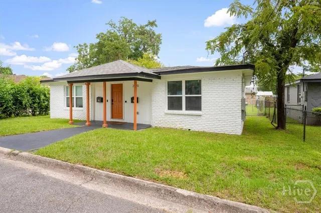 $1,380 | 2120 Krenson Street, Unit B, Savannah, GA 31415