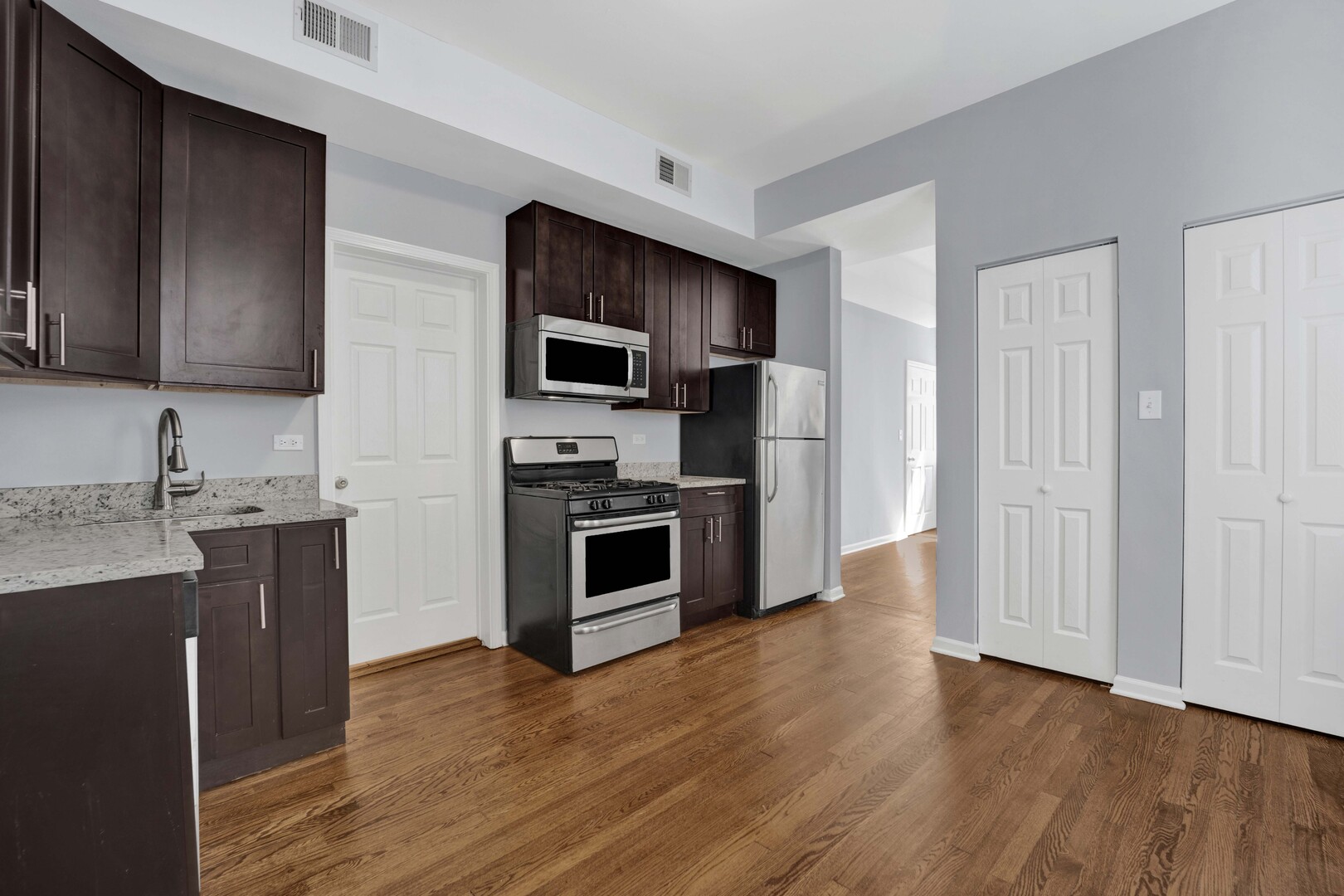 3340 South Carpenter Street, Unit 2F Chicago, IL 60608 - Photo 8 of 15