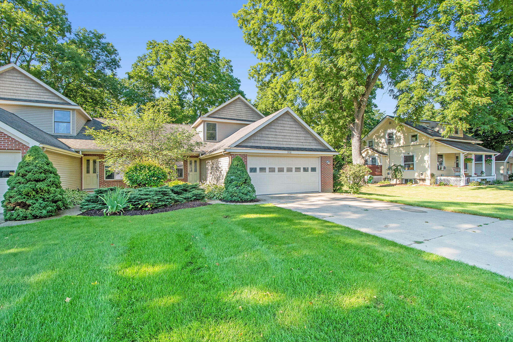 916 Bowes Road Lowell, MI 49331 - Photo 1 of 19 DSC_4229
