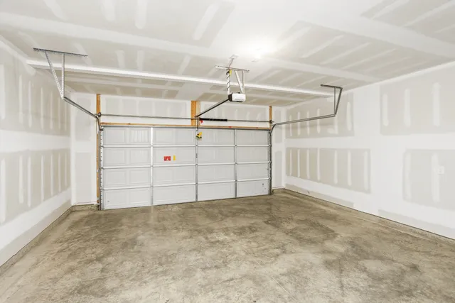 $479,990 | 1556 Oak Springs Drive, Columbia, TN 38401