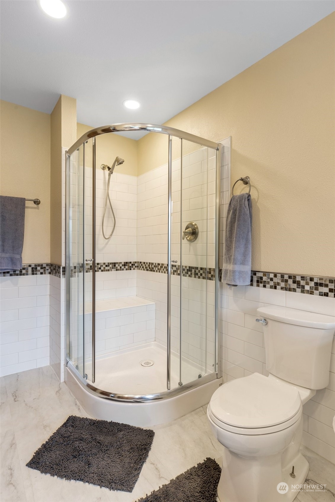 20615 Brown Road Monroe, WA 98272 - Photo 36 of 36 a bathroom with a toilet a sink and mirror