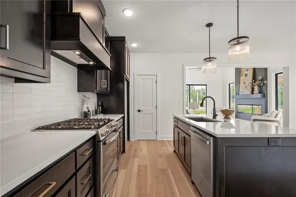 $750,010 | 9717 Jupiter Street, Lenexa, KS 66219