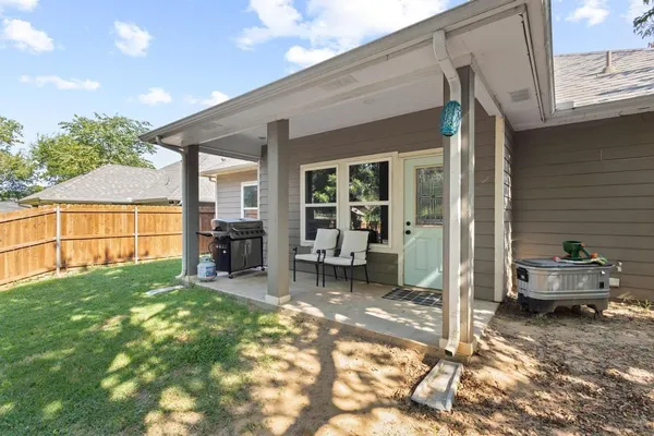 $241,900 | 610 West Elm Street, Denison, TX 75020