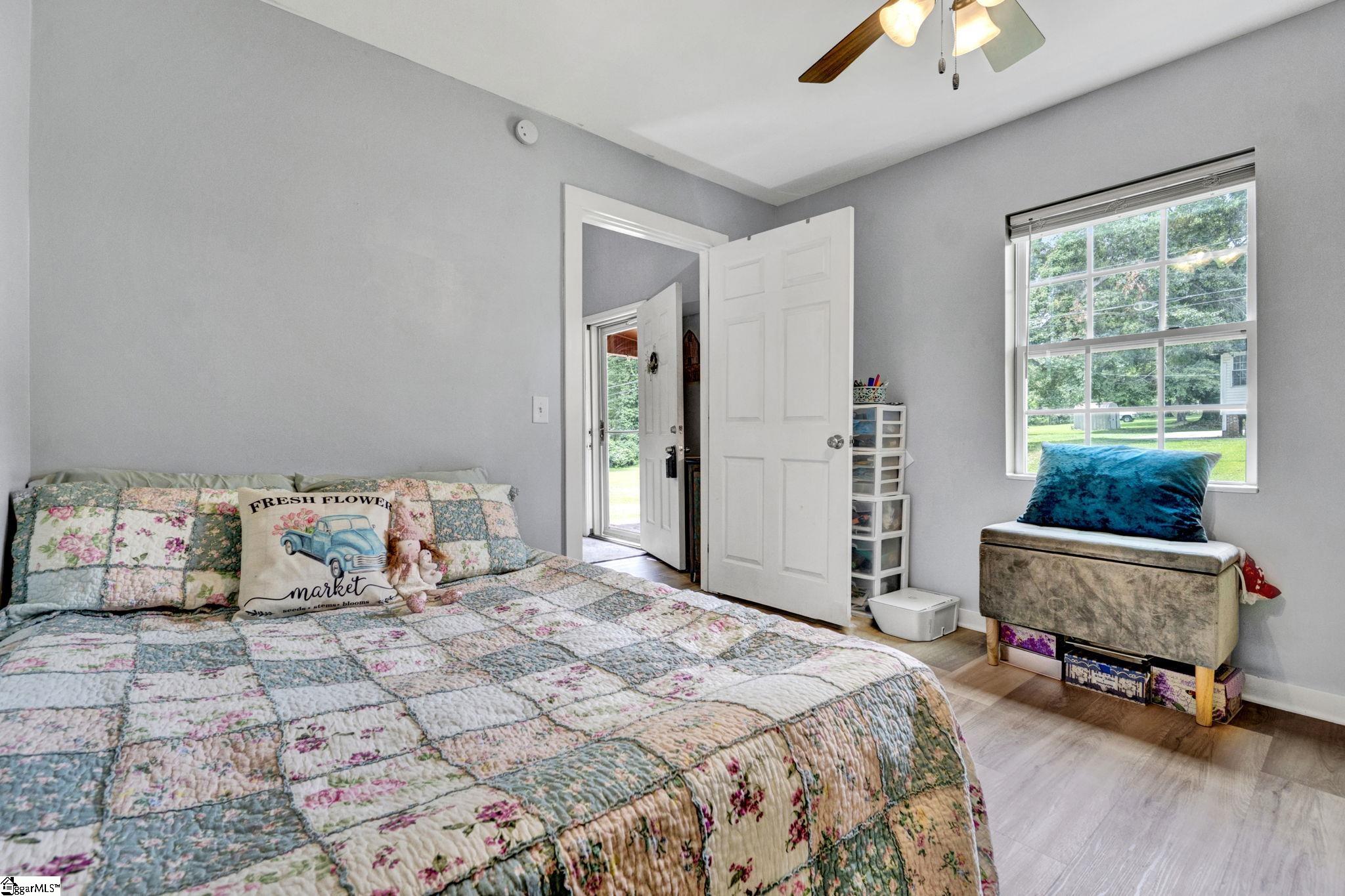 301 South E Street Easley, SC 29640 - Photo 34 of 49