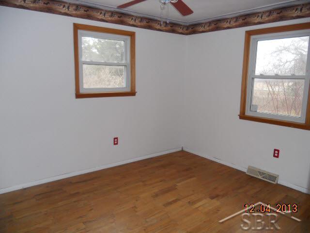 12870 West Gary Road Chesaning, MI 48616 - Photo 7 of 10 20388628-6.JPG