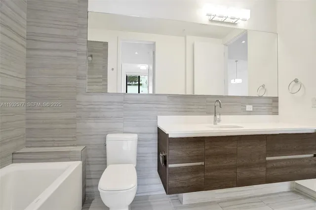 $3,600 | 301 Altara Avenue, Unit LPH903, Coral Gables, FL 33146