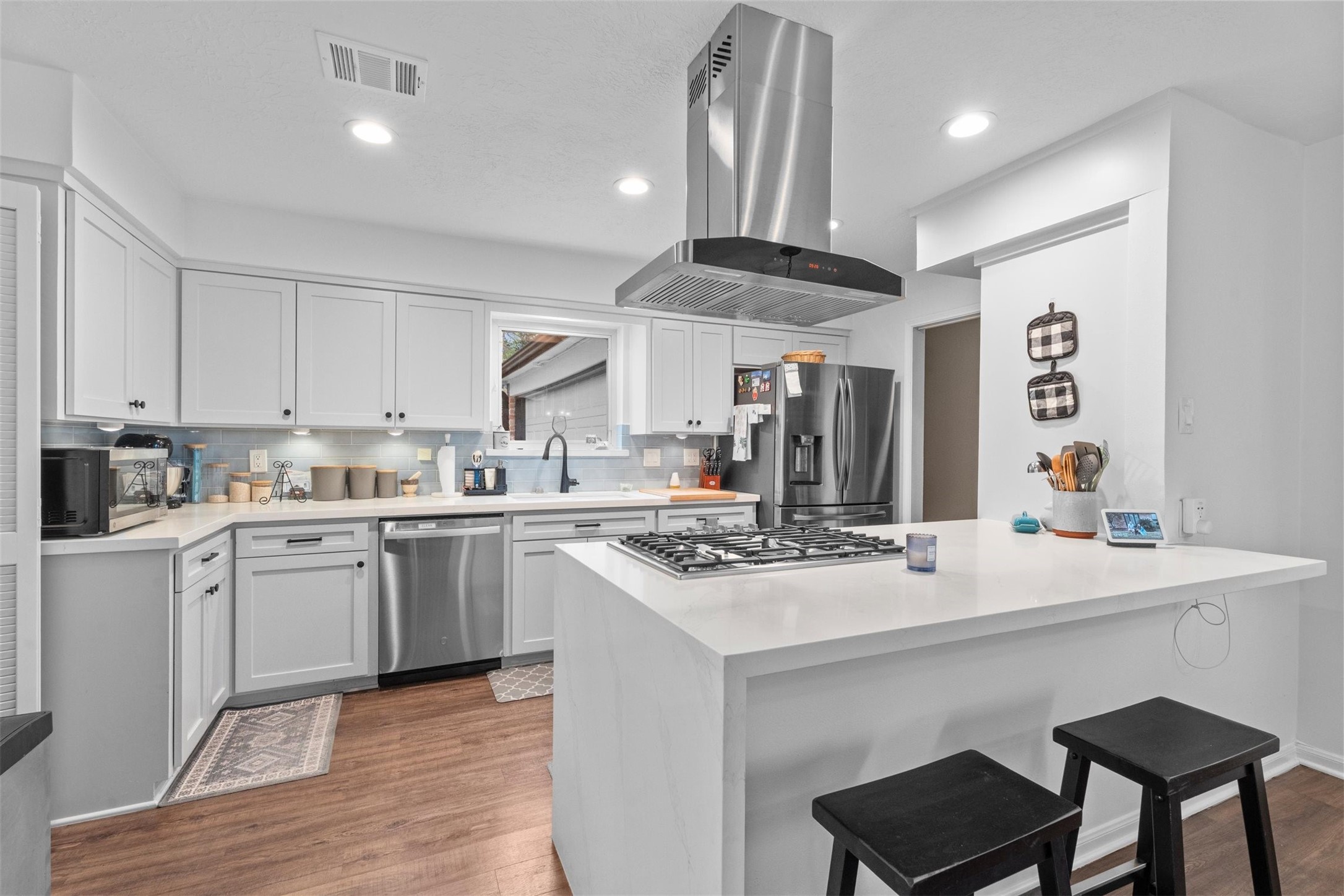 3826 Shipman Lane Spring, TX 77388 - Photo 17 of 43 Remodeled kitchen with gorgeous quartz