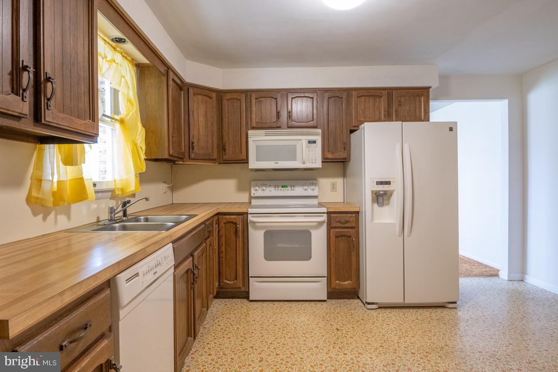 148 Ridgefield Drive York, PA 17403 - Photo 12 of 48 Gallery Image 12