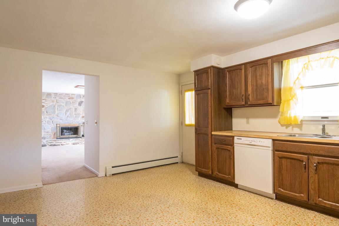 148 Ridgefield Drive York, PA 17403 - Photo 13 of 48 Gallery Image 13