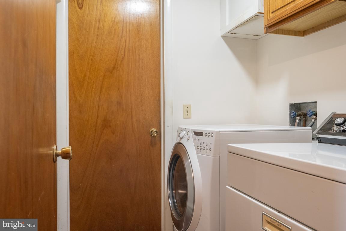 148 Ridgefield Drive York, PA 17403 - Photo 19 of 48 Laundry