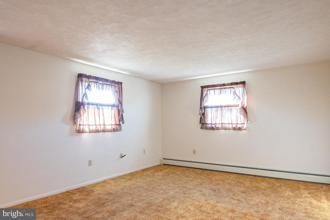 148 Ridgefield Drive York, PA 17403 - Photo 28 of 48 Bedroom 3