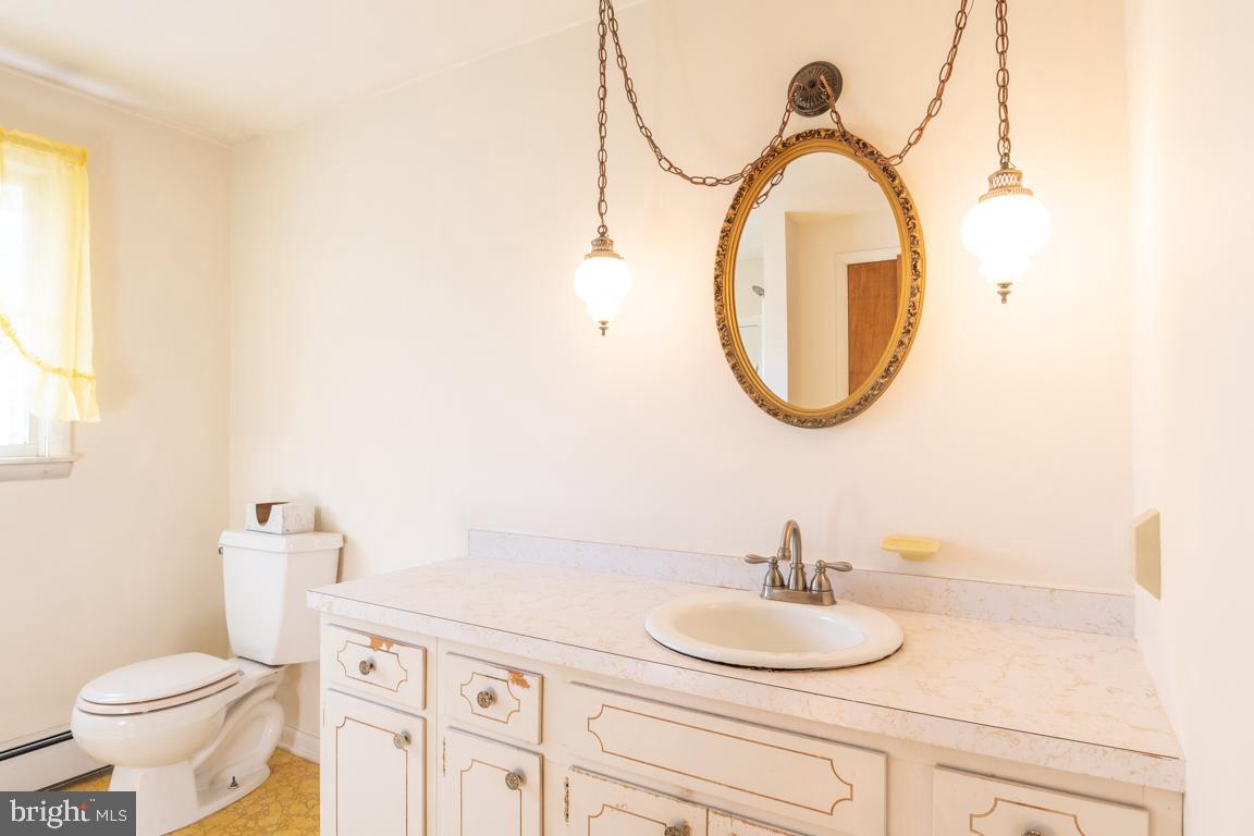 148 Ridgefield Drive York, PA 17403 - Photo 30 of 48 Full Bath