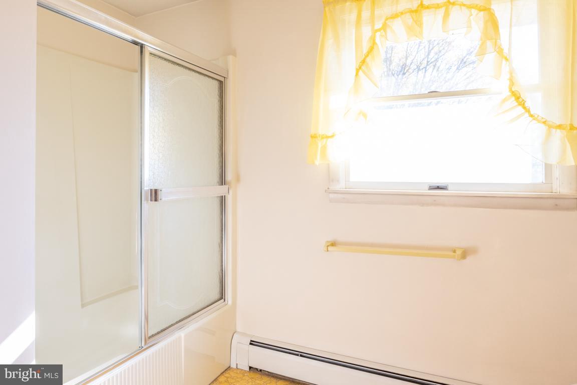 148 Ridgefield Drive York, PA 17403 - Photo 31 of 48 Full Bath