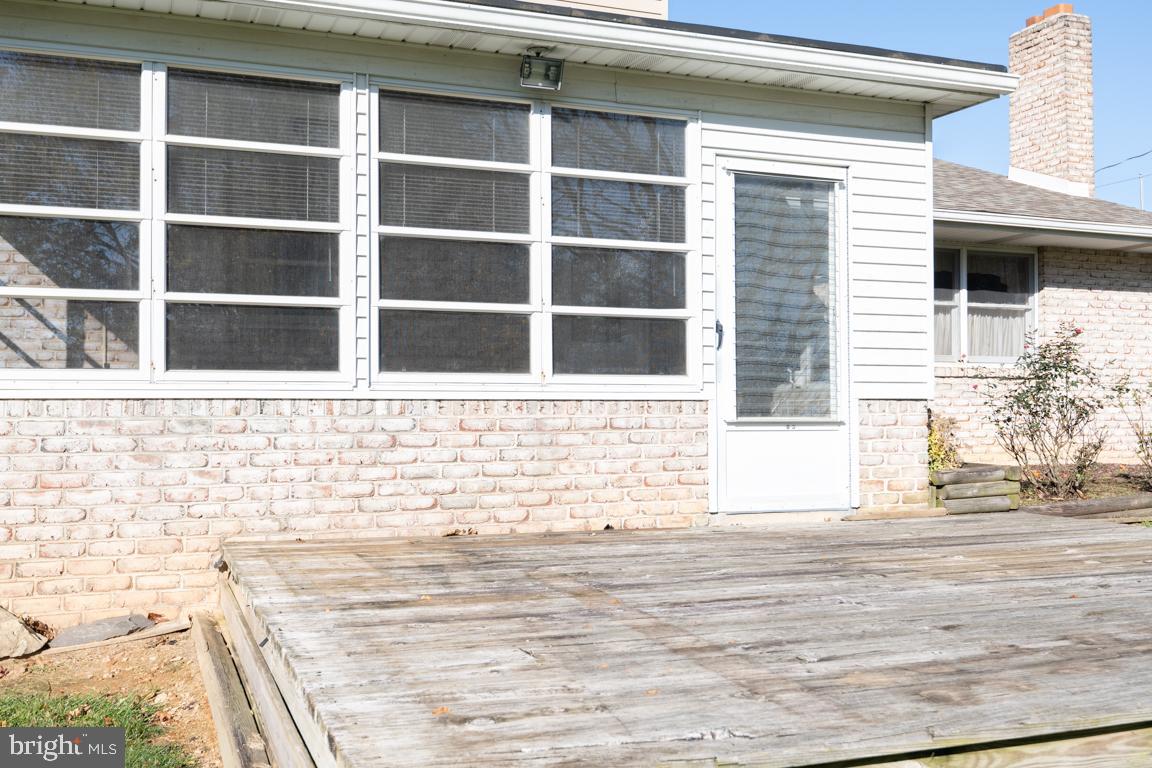 148 Ridgefield Drive York, PA 17403 - Photo 39 of 48 Deck