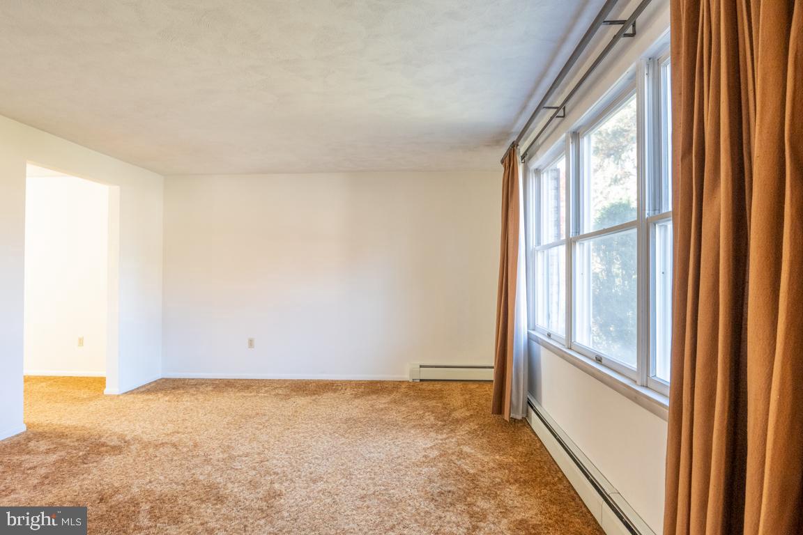 148 Ridgefield Drive York, PA 17403 - Photo 6 of 48 Living Room