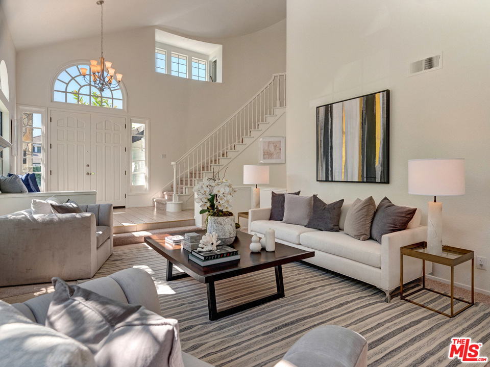 7611 West 83rd Street Playa del Rey, CA 90293 - Photo 2 of 26 Gallery Image 2