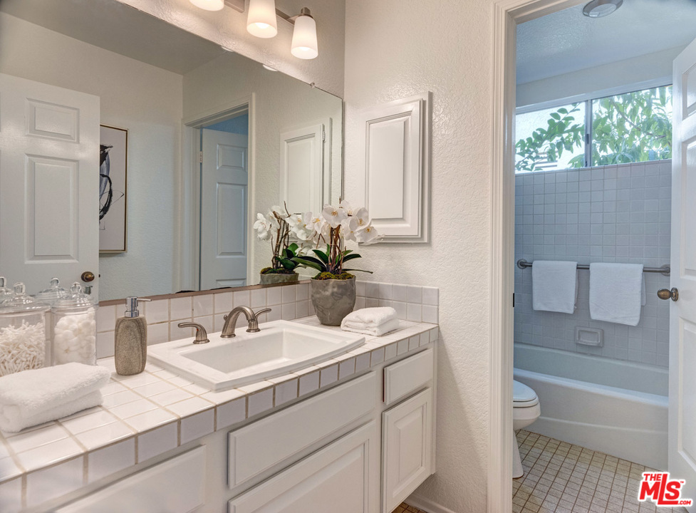 7611 West 83rd Street Playa del Rey, CA 90293 - Photo 22 of 26 Gallery Image 22
